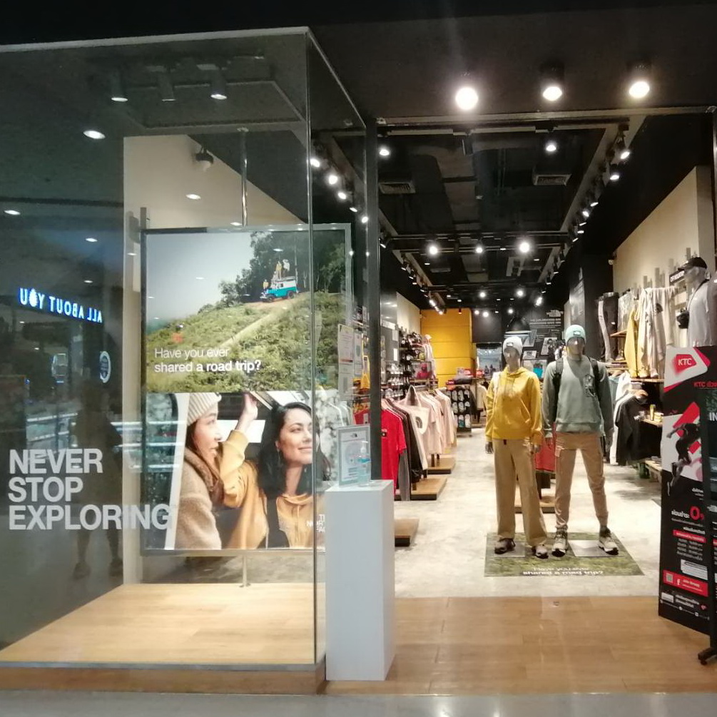 ร้าน The North Face สาขา Central Plaza Westgate